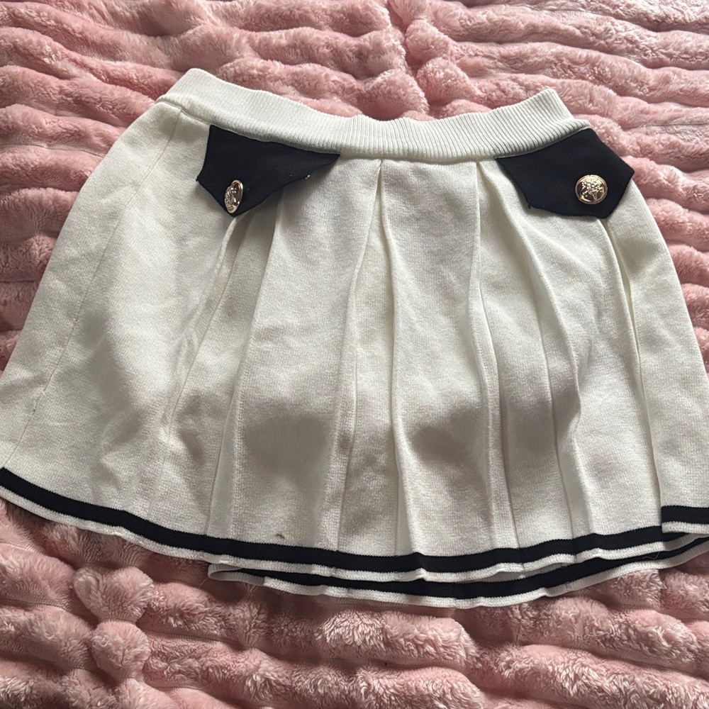 Daisy White and Black Mini Skirt